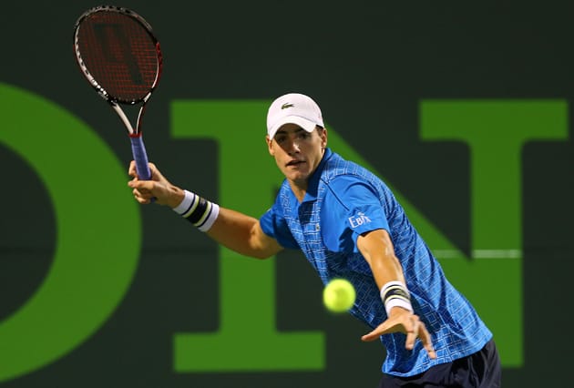 Jon Isner's personal coach Mike Sell gives advice on differences between amateurs and pros. “Better players only have one or two patterns of play through a match.” says Sell. “But amateur players have a lot more, they’re more scattered."